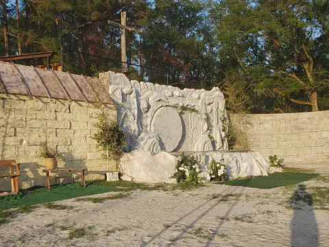 EPS Foam Sheets Bring Outdoor Easter Production to Life