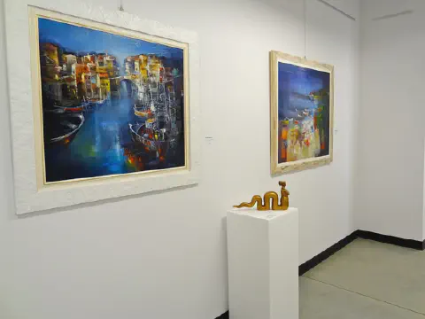 Expanded Polystyrene Blocks to Display Art