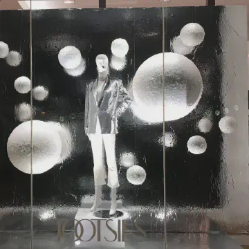 Upscale Women Boutique’s Styrofoam Window Display